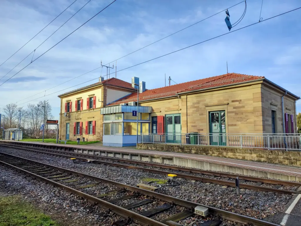 Empfangsgebäude Bahnhof Flehingen